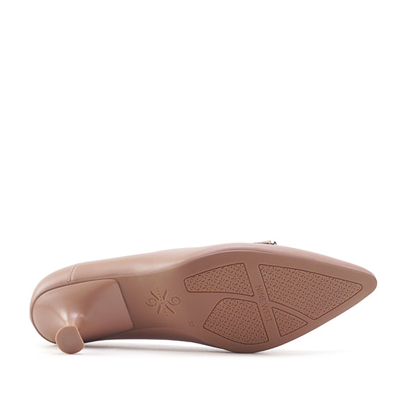 Altan Nude