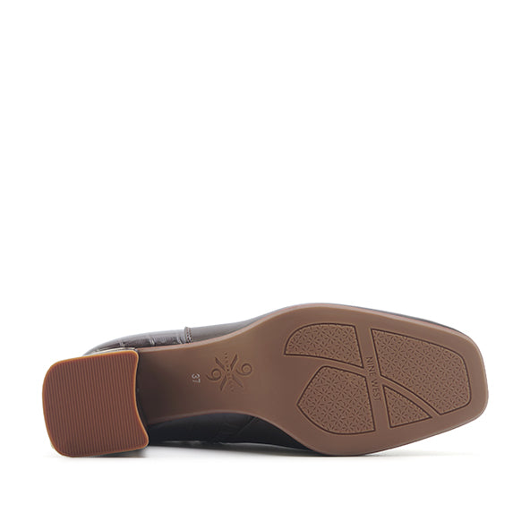Thaso D Brown
