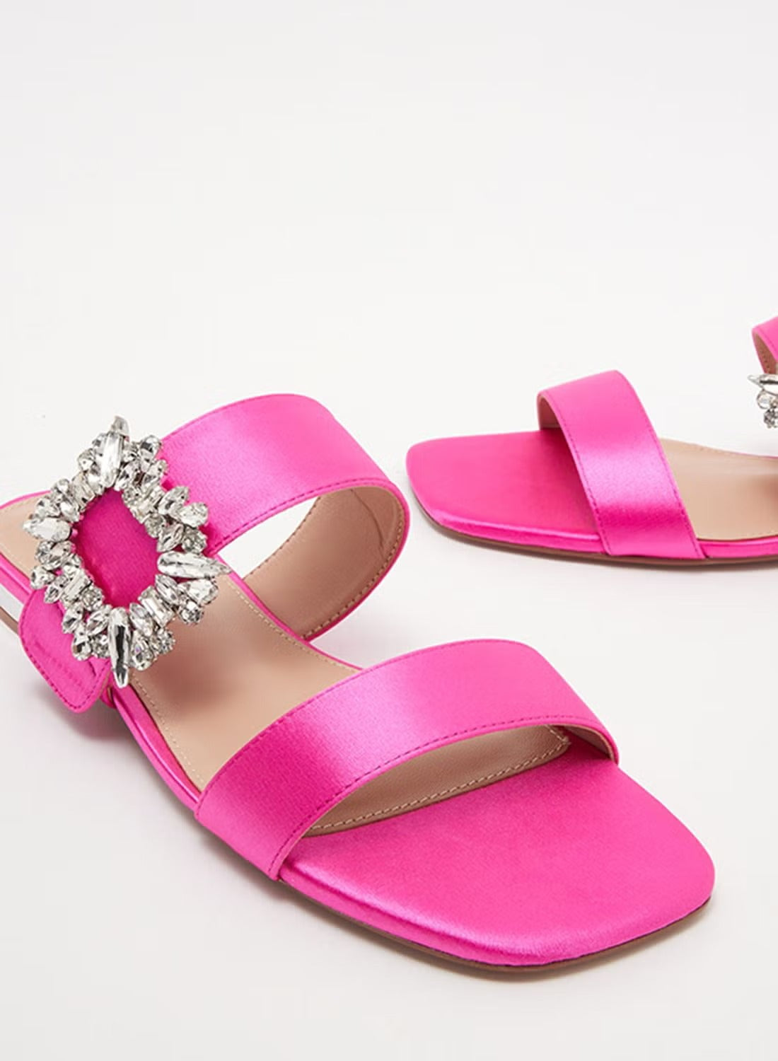 Buyro-Slippers-Fuschia