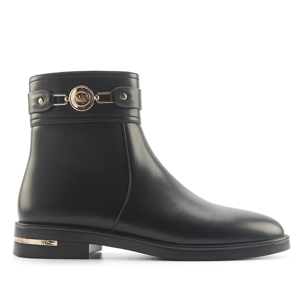Norra Black